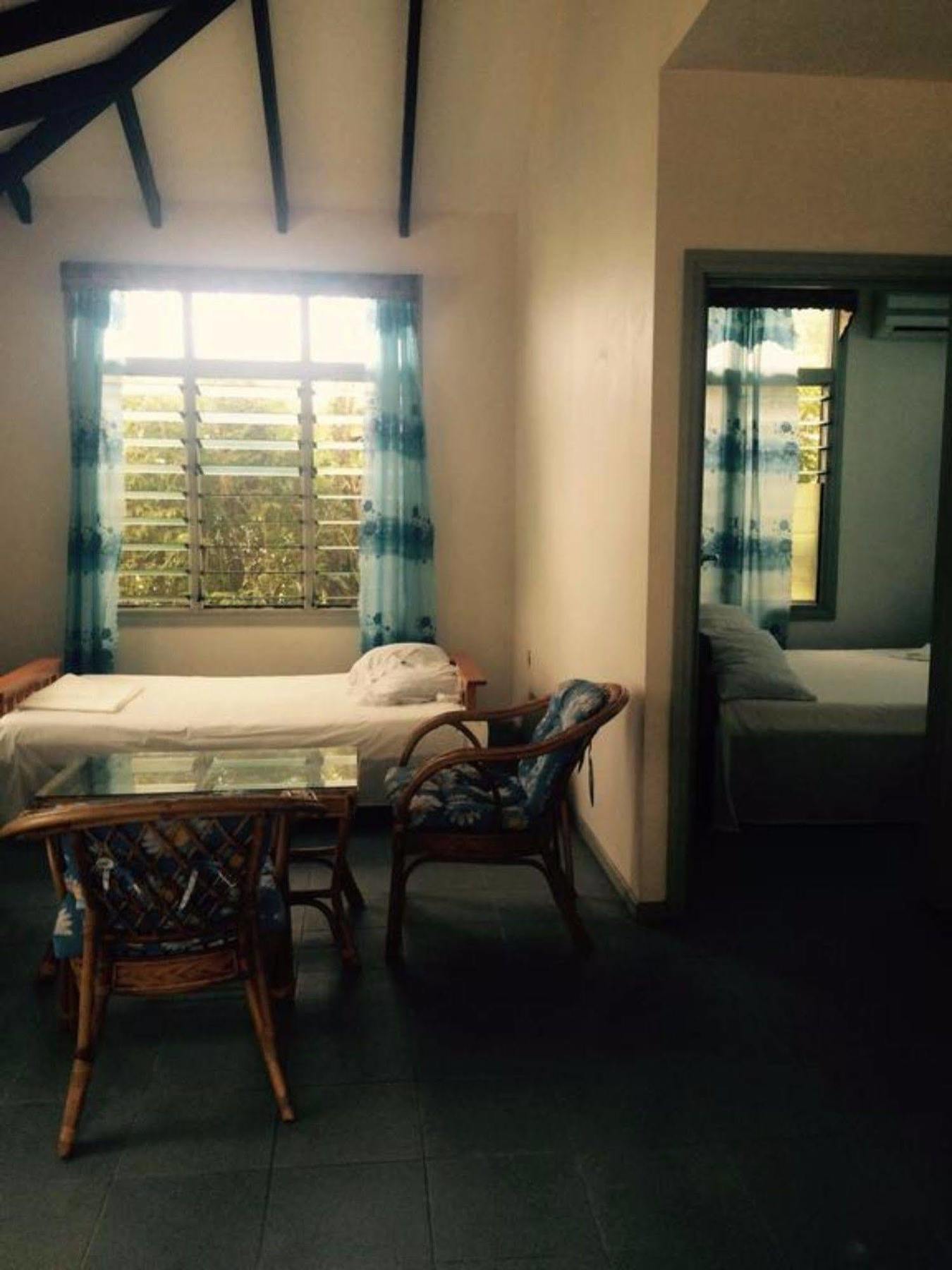 Vacations Beach Fale Hotel Manase Exterior foto