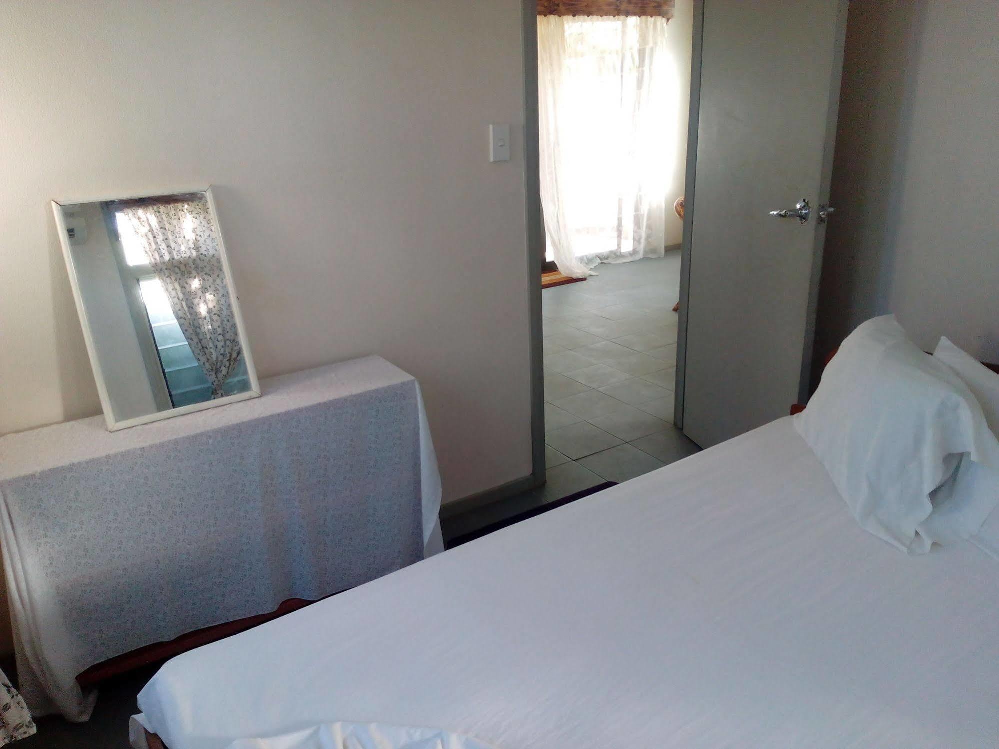 Vacations Beach Fale Hotel Manase Exterior foto